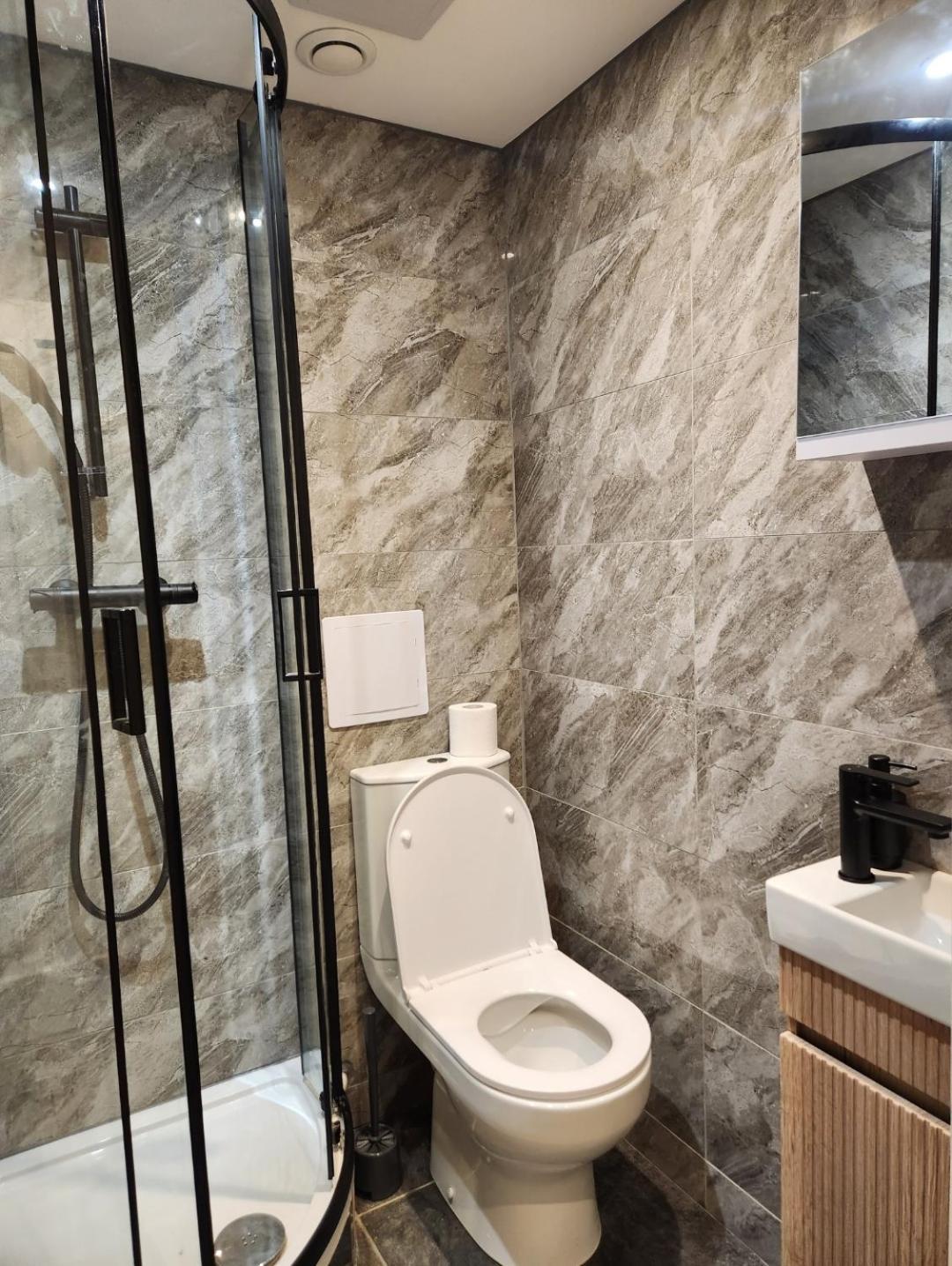 Ensuite Studio Flat Crawley-Gatwick Ifield Eksteriør bilde